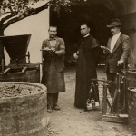 Oberacka v roku 1930 uprostred farar Viktor Marko